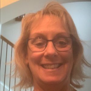 Meet your Posher, Debbie